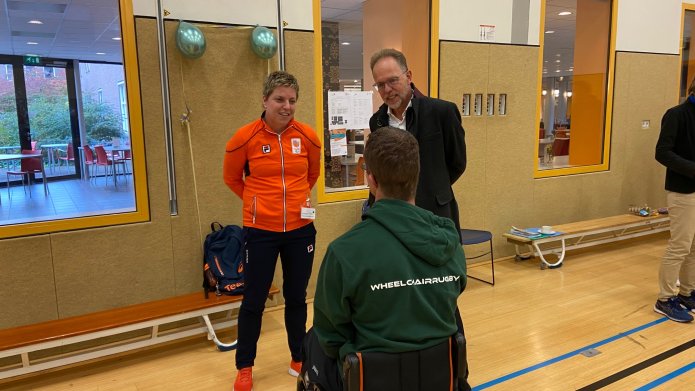 Alyda Norbruis en Libbe de Vries aangepast sporten